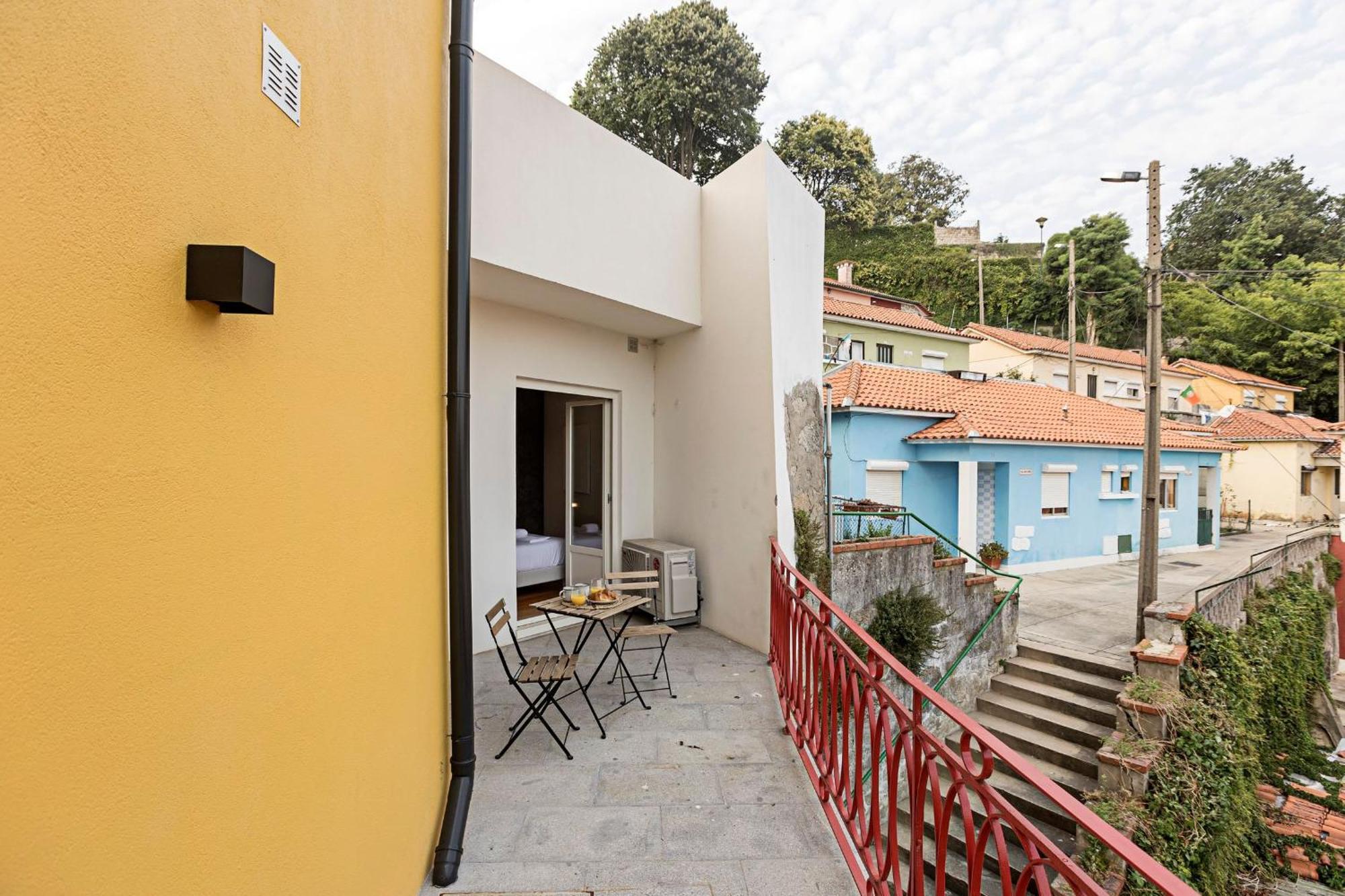 Superb Flat W Balcony And Ac By Lovelystay