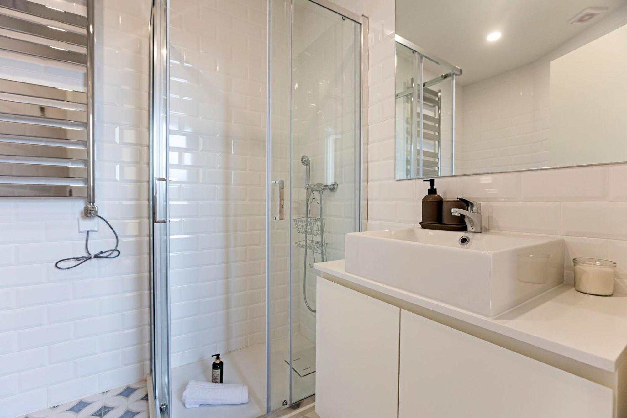 Superb Flat W Balcony And Ac By Lovelystay * Porto